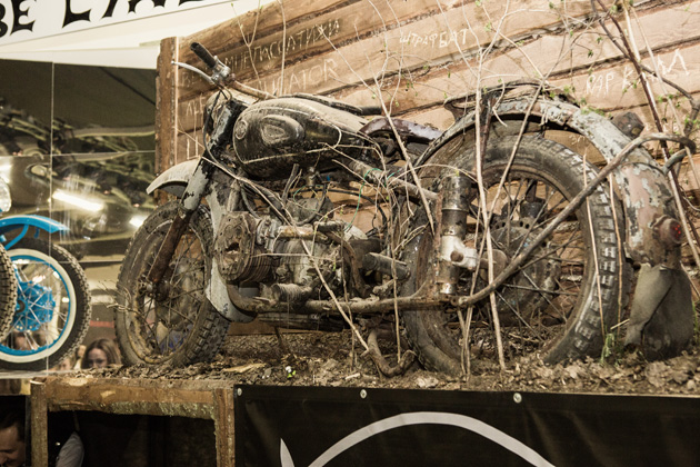 Экспонат мотоцикла с мотосалона IMIS 2015
